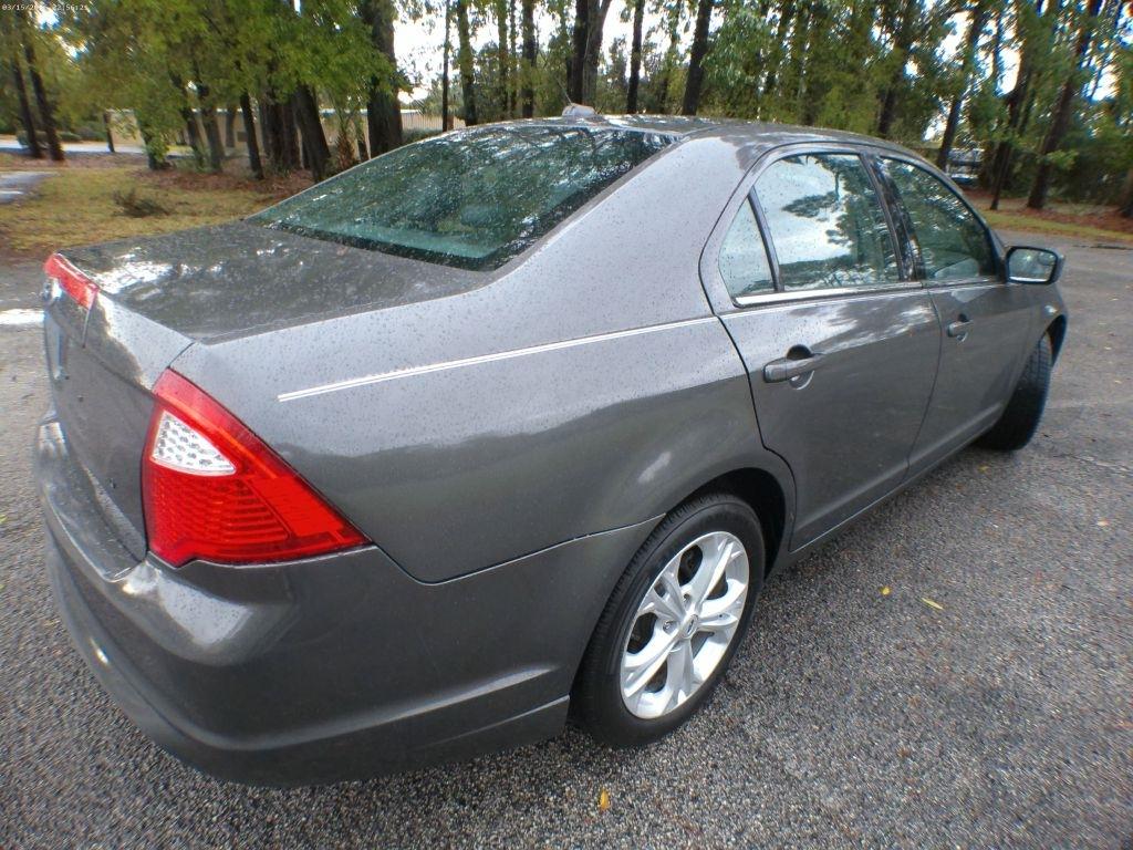 Ford Fusion SE 2012