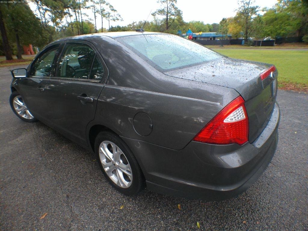 Ford Fusion SE 2012