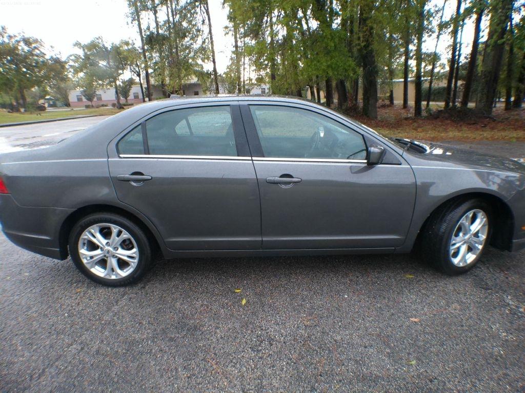 Ford Fusion SE 2012