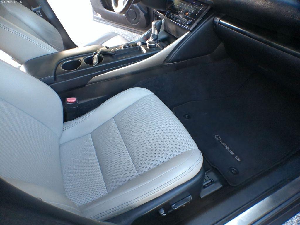 Lexus IS 250 RWD 2014