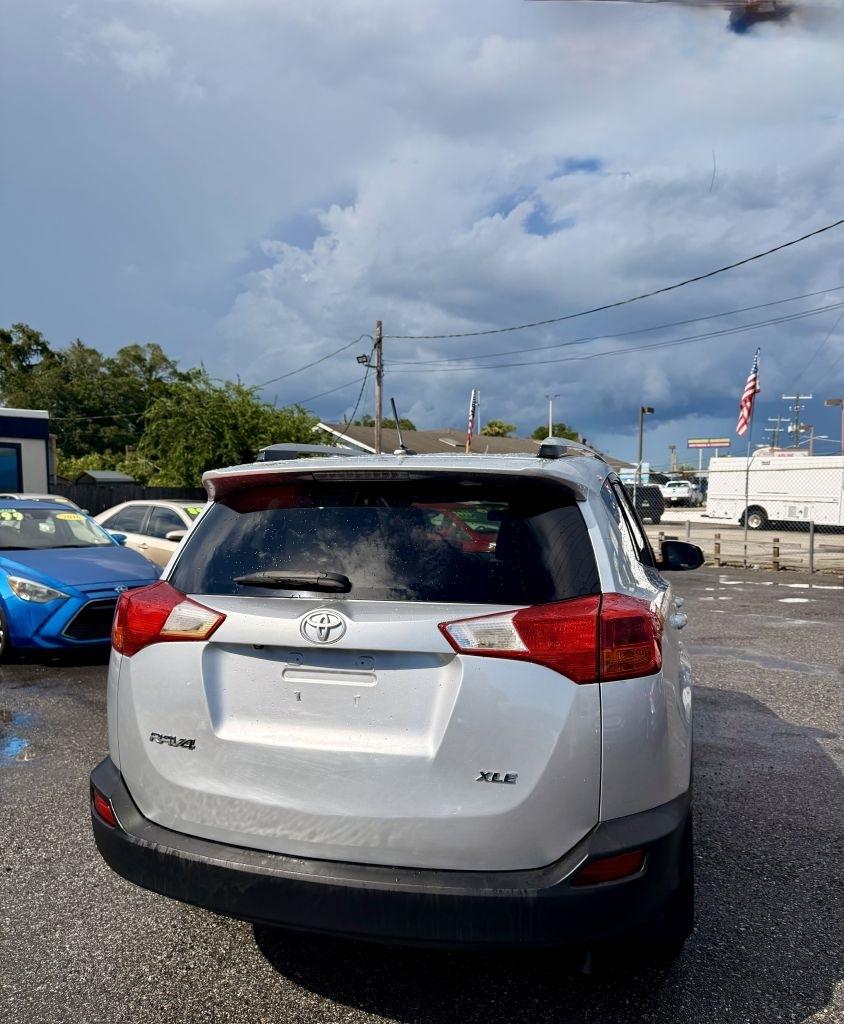 Toyota RAV4 XLE FWD 2015