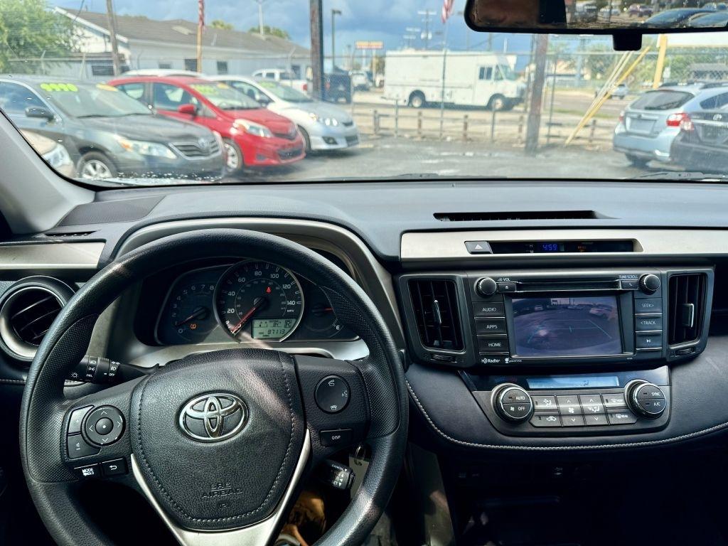 Toyota RAV4 XLE FWD 2015