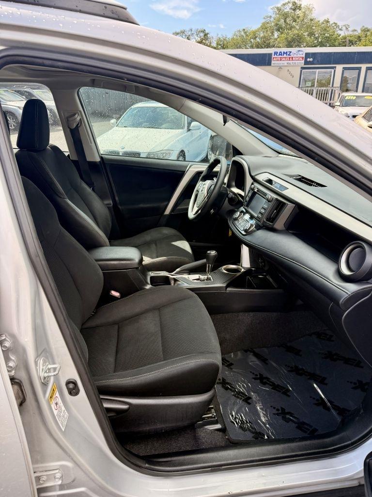 Toyota RAV4 XLE FWD 2015