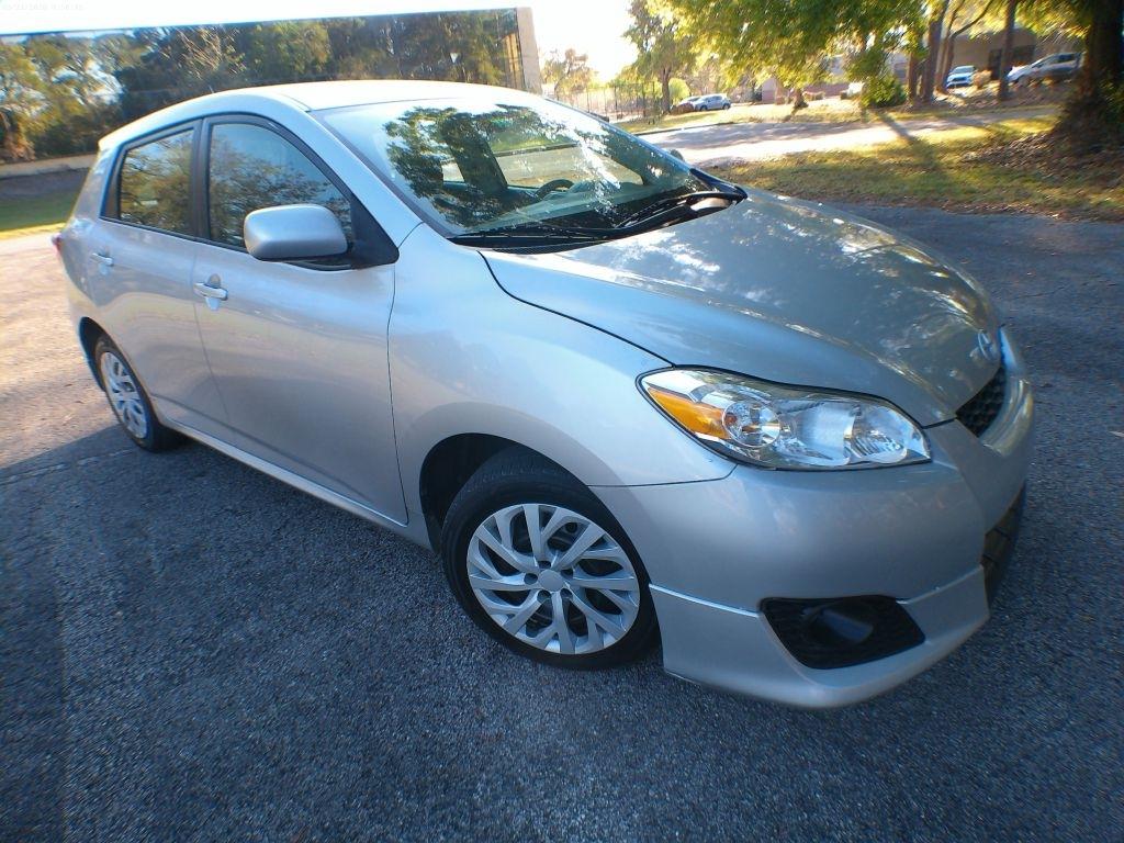 Toyota Matrix Base 4-Speed AT 2010
