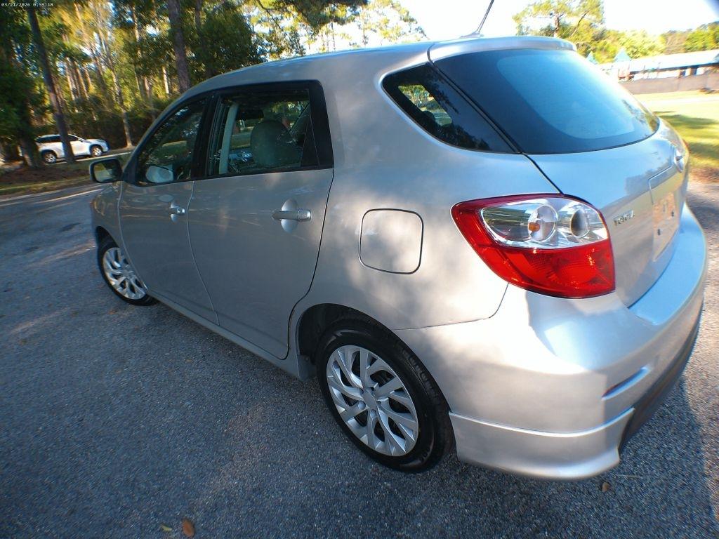 Toyota Matrix Base 4-Speed AT 2010