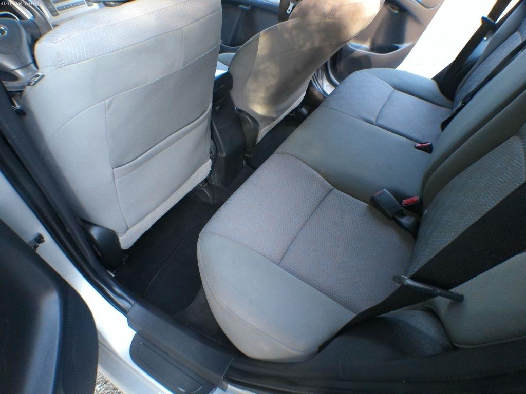 Toyota Matrix Base 4-Speed AT 2010