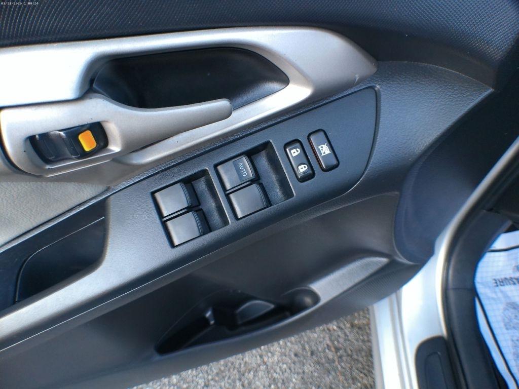 Toyota Matrix Base 4-Speed AT 2010