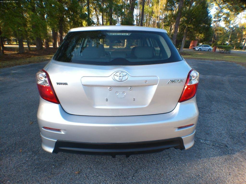 Toyota Matrix Base 4-Speed AT 2010