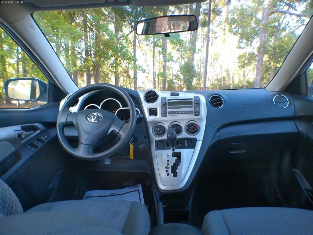 Toyota Matrix Base 4-Speed AT 2010