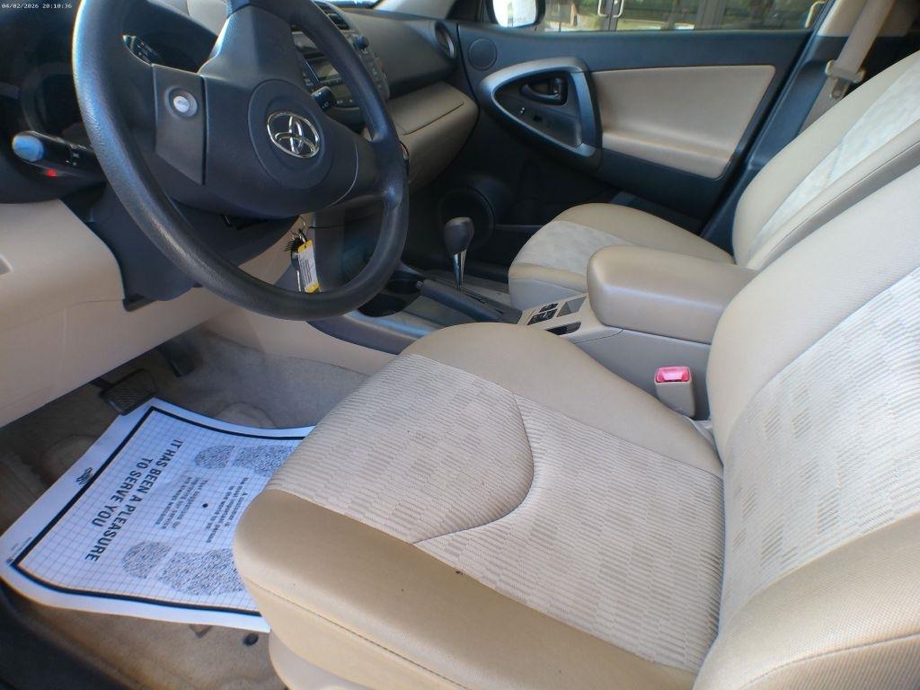 Toyota RAV4 Base I4 4WD 2010