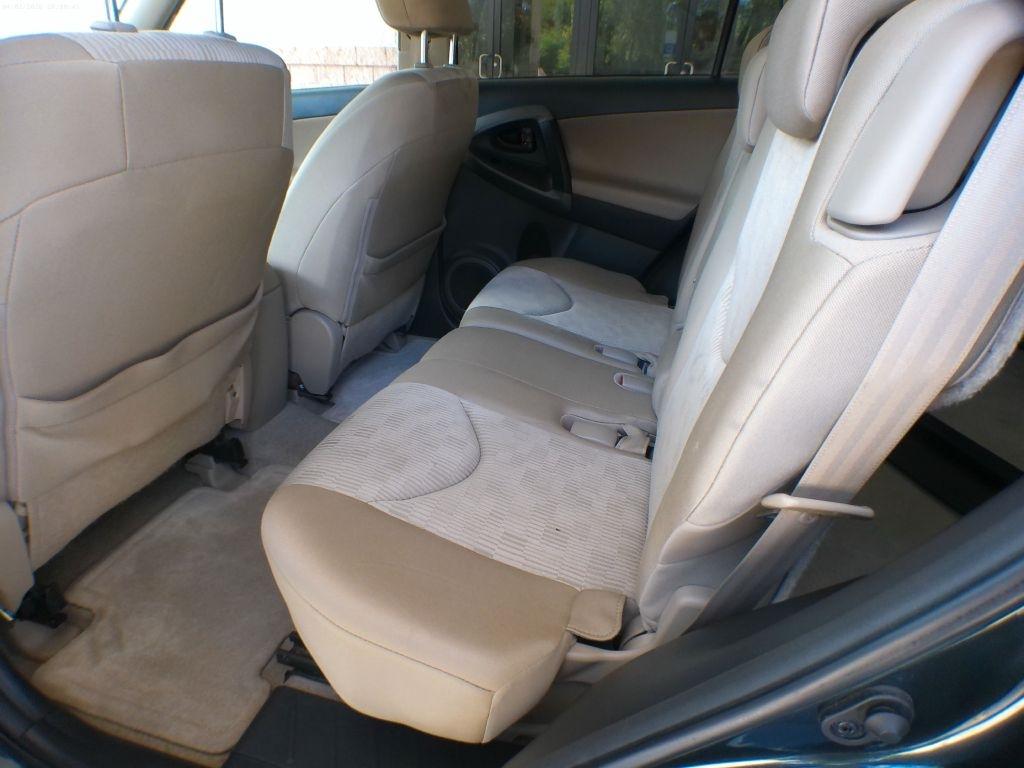 Toyota RAV4 Base I4 4WD 2010