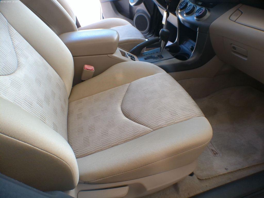 Toyota RAV4 Base I4 4WD 2010