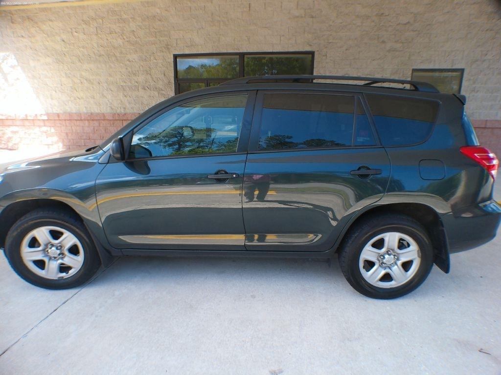 Toyota RAV4 Base I4 4WD 2010