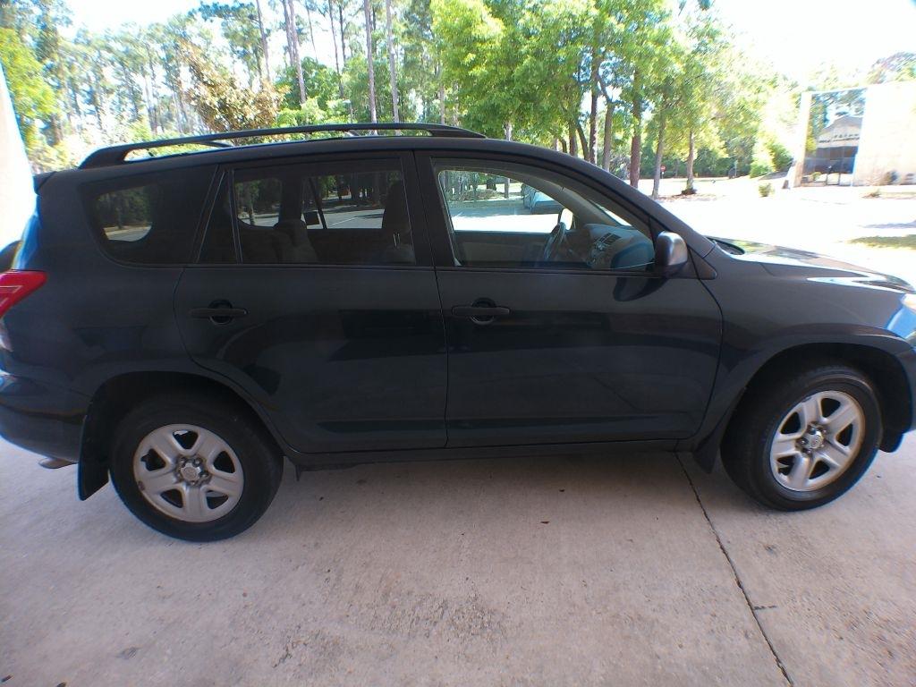 Toyota RAV4 Base I4 4WD 2010
