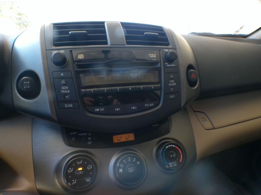 Toyota RAV4 Base I4 4WD 2010