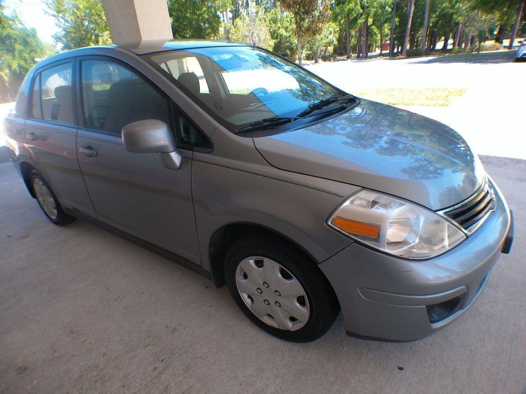 Nissan Versa 1.8 S Sedan 2011