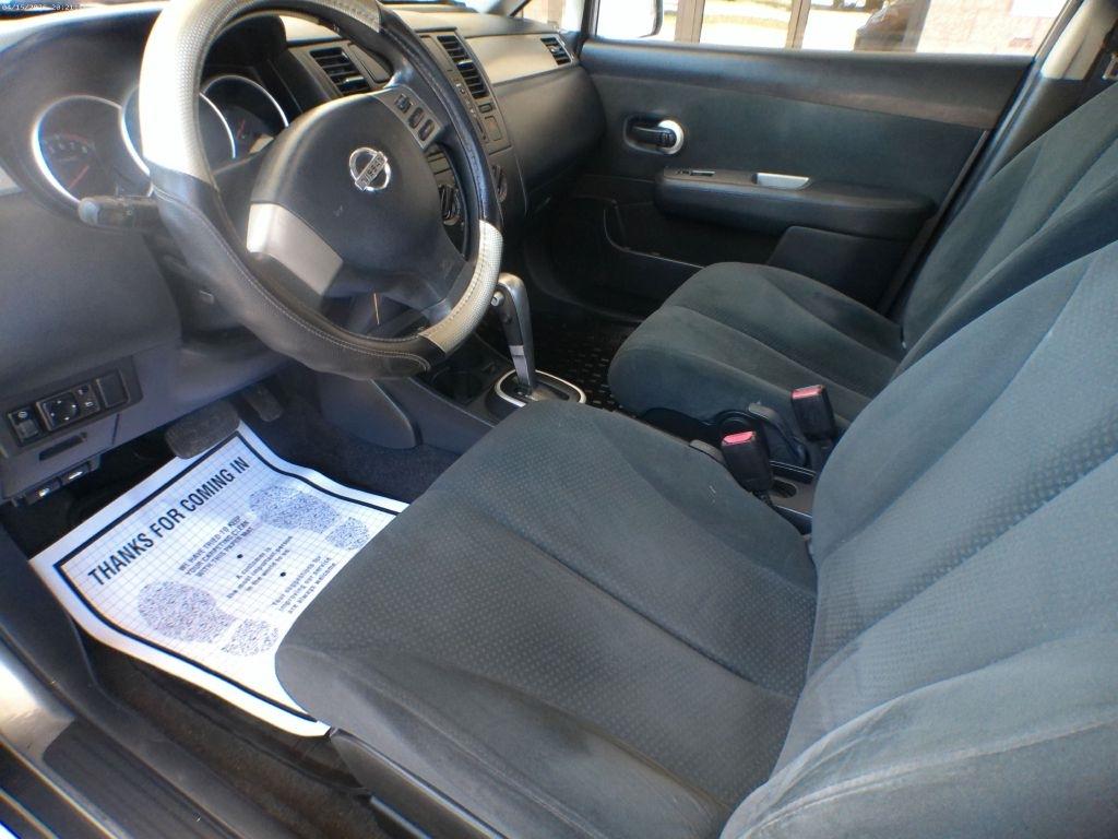 Nissan Versa 1.8 S Sedan 2011