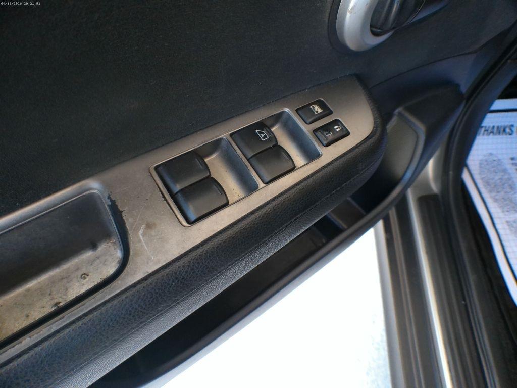 Nissan Versa 1.8 S Sedan 2011
