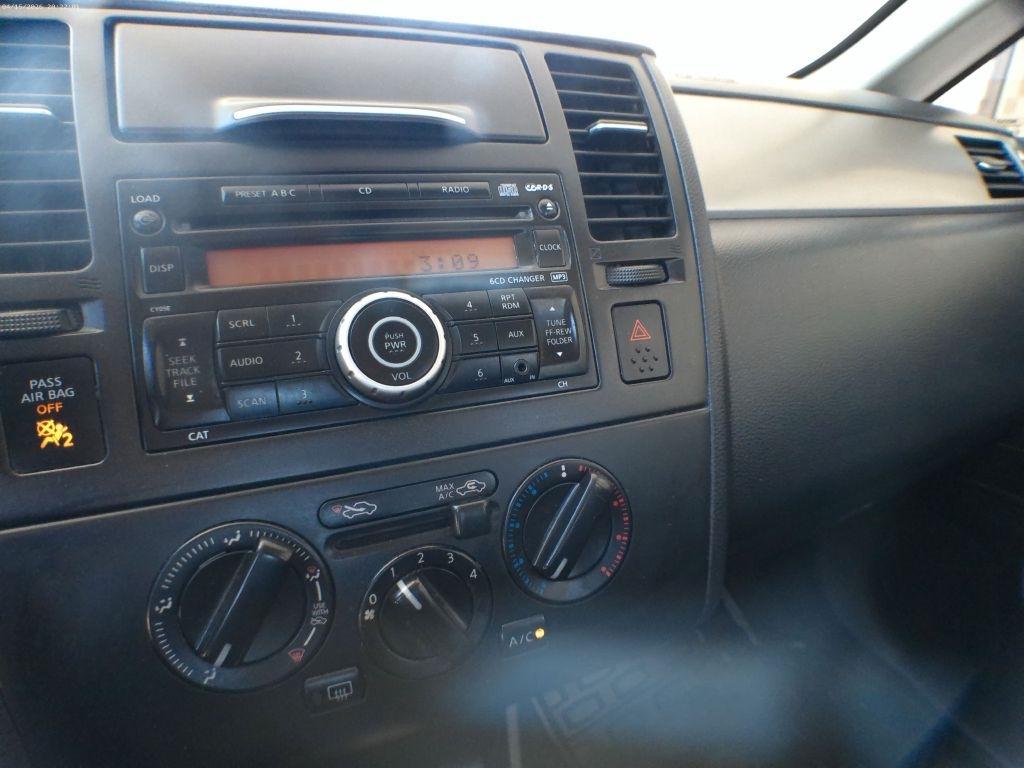 Nissan Versa 1.8 S Sedan 2011