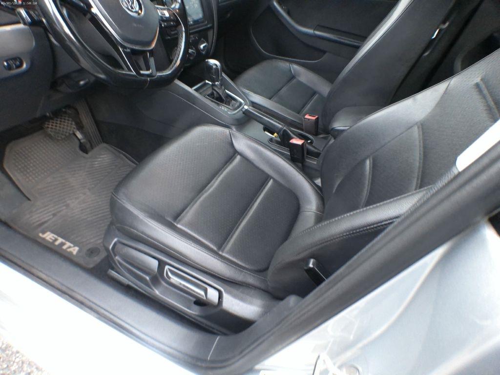 Volkswagen Jetta SE 6A 2016