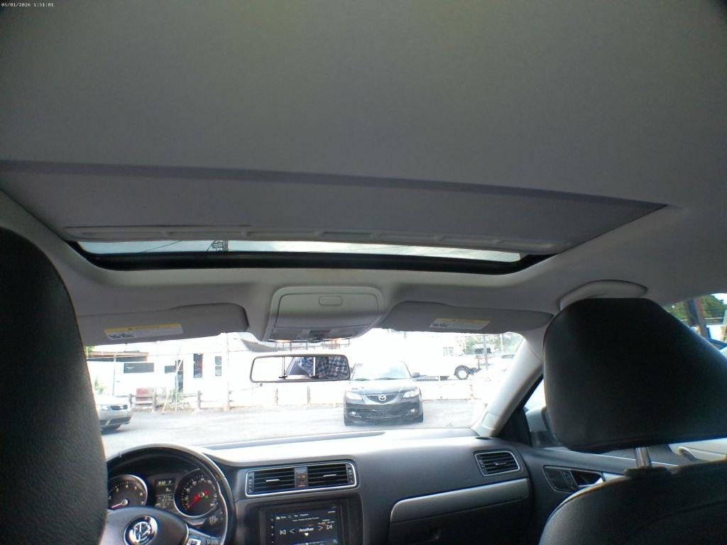 Volkswagen Jetta SE 6A 2016