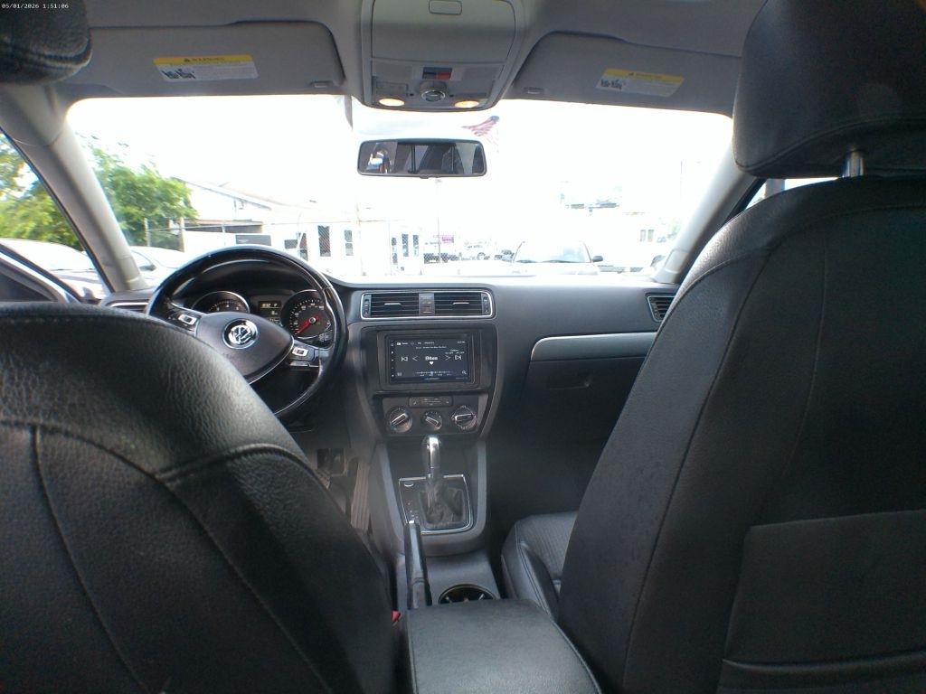 Volkswagen Jetta SE 6A 2016