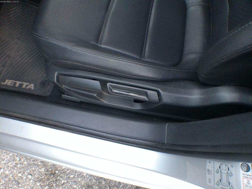 Volkswagen Jetta SE 6A 2016