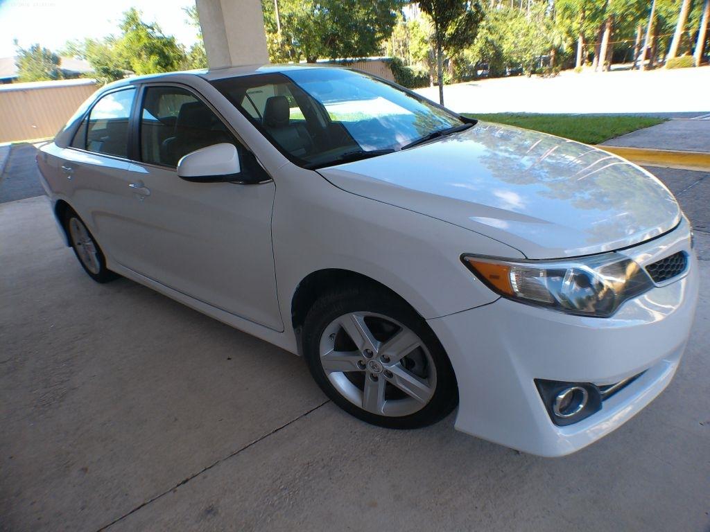 Toyota Camry SE 2012