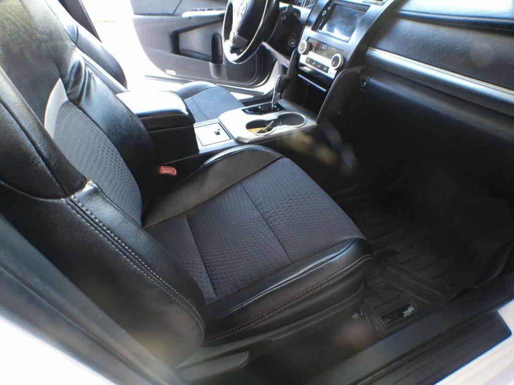 Toyota Camry SE 2012