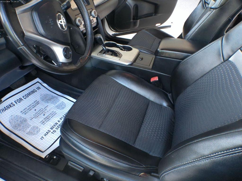 Toyota Camry SE 2012