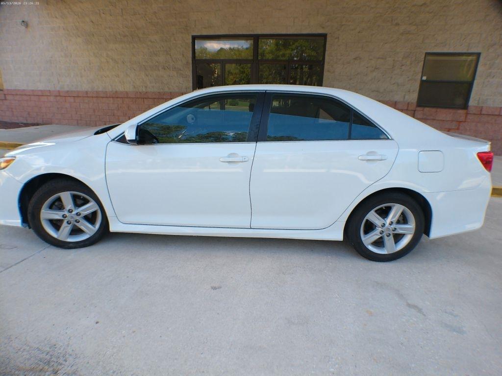 Toyota Camry SE 2012