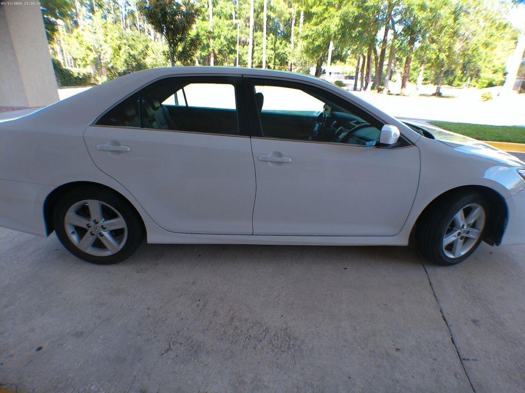 Toyota Camry SE 2012