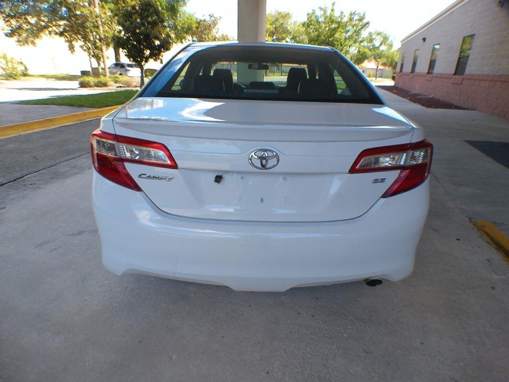 Toyota Camry SE 2012