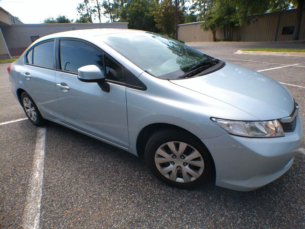 Honda Civic LX Sedan 5-Speed AT 2012