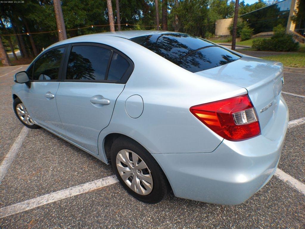 Honda Civic LX Sedan 5-Speed AT 2012