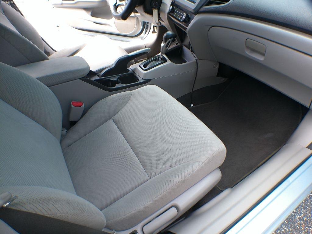 Honda Civic LX Sedan 5-Speed AT 2012