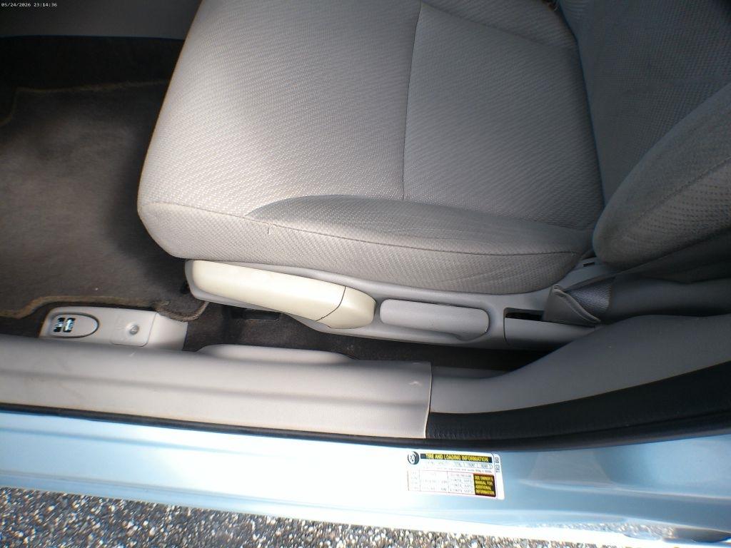 Honda Civic LX Sedan 5-Speed AT 2012