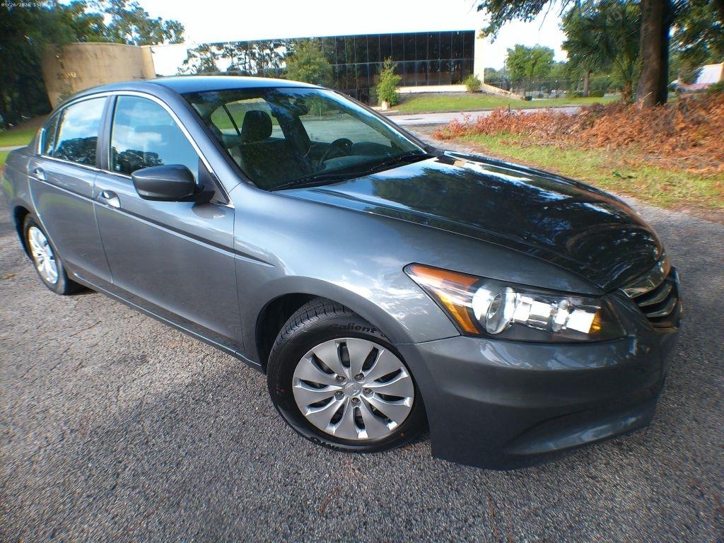 Honda Accord LX sedan AT 2012
