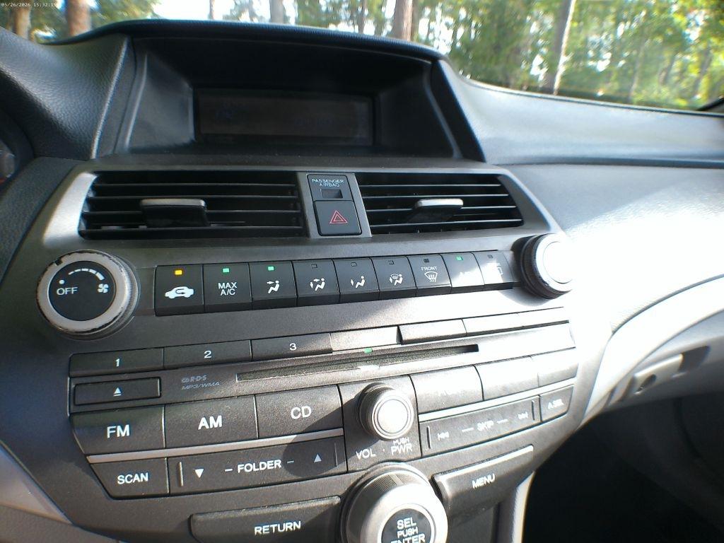 Honda Accord LX sedan AT 2012
