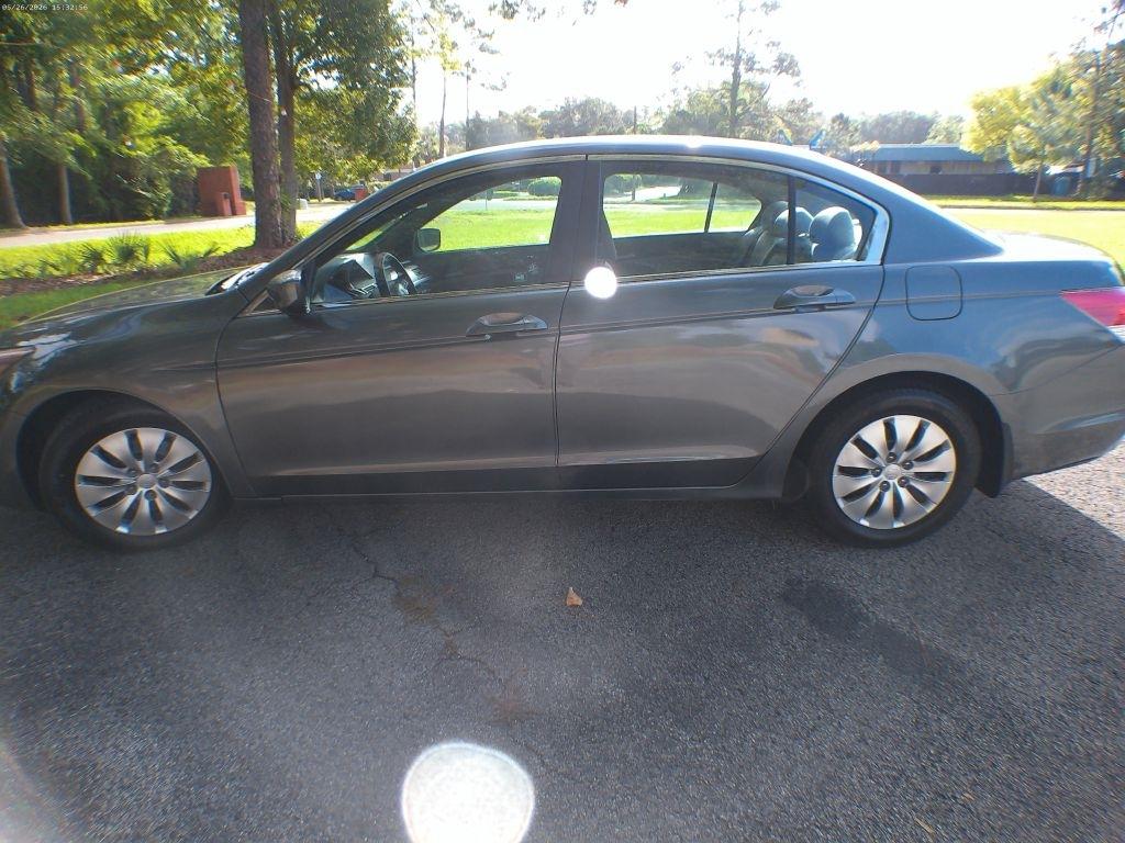 Honda Accord LX sedan AT 2012