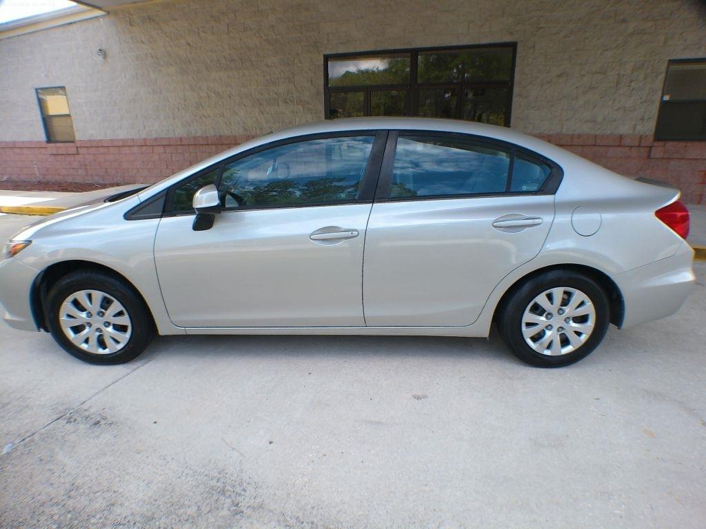 Honda Civic LX Sedan 5-Speed MT 2012