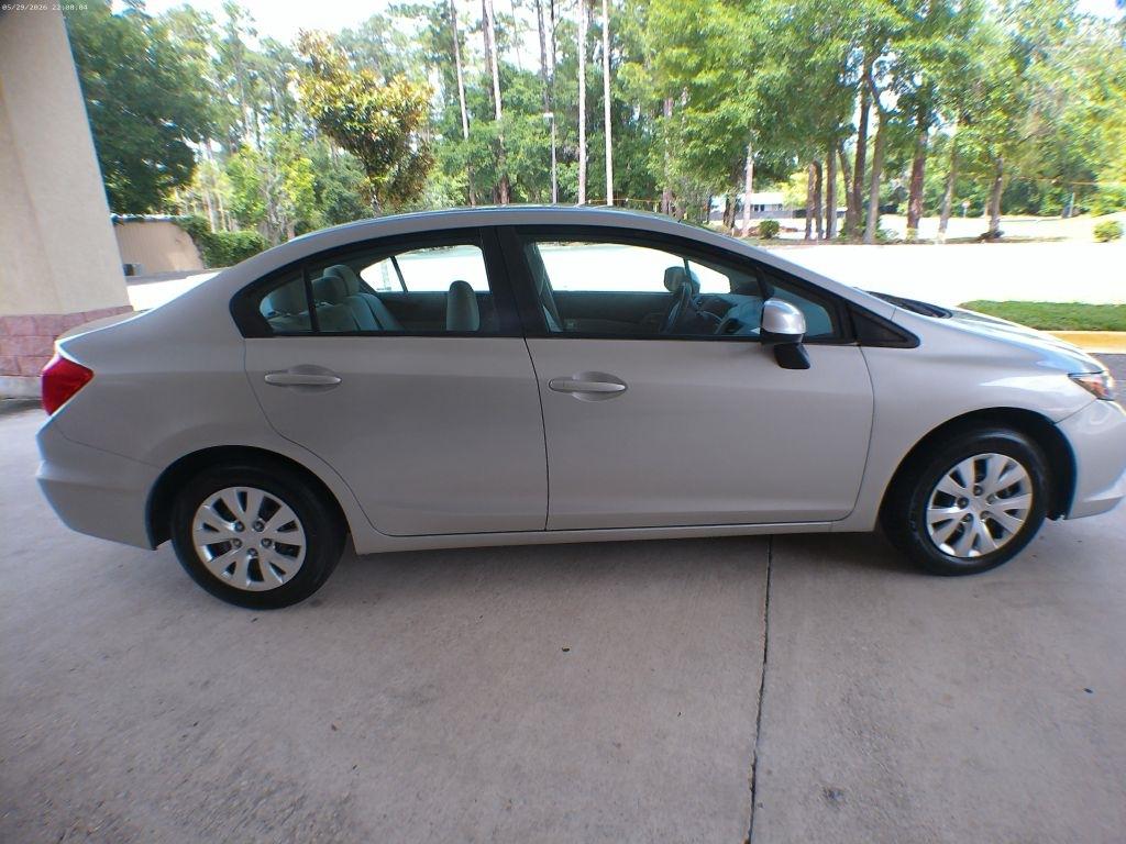 Honda Civic LX Sedan 5-Speed MT 2012