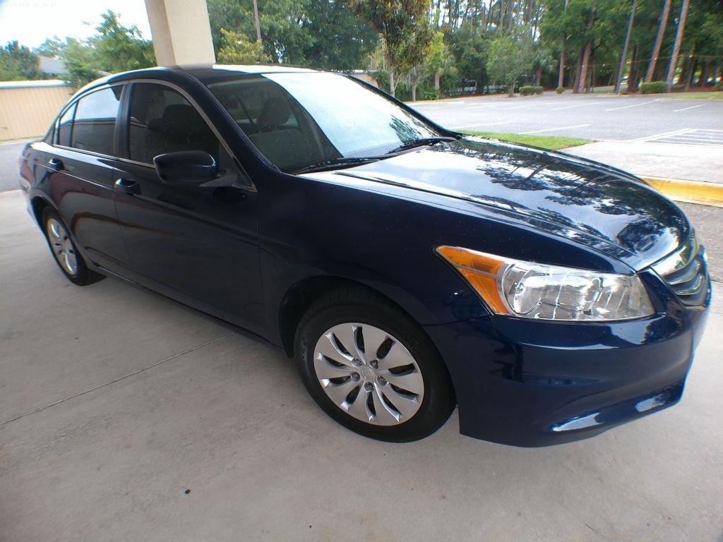 Honda Accord LX sedan AT 2012
