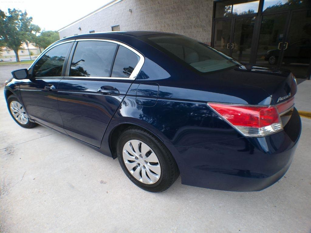 Honda Accord LX sedan AT 2012
