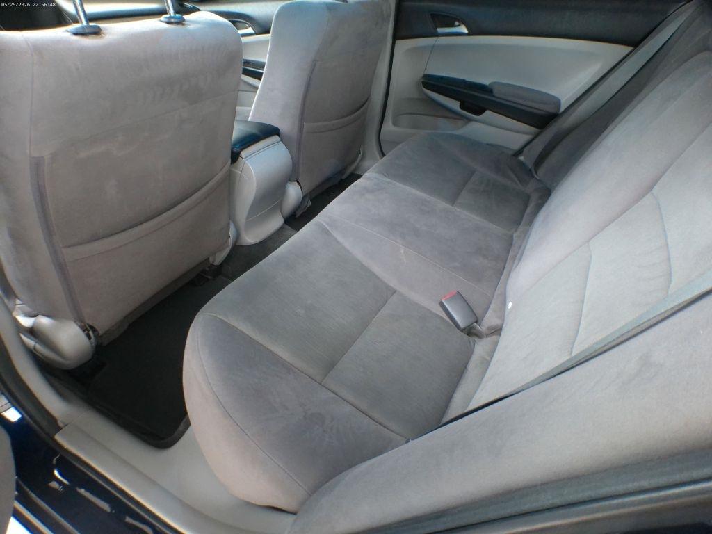 Honda Accord LX sedan AT 2012