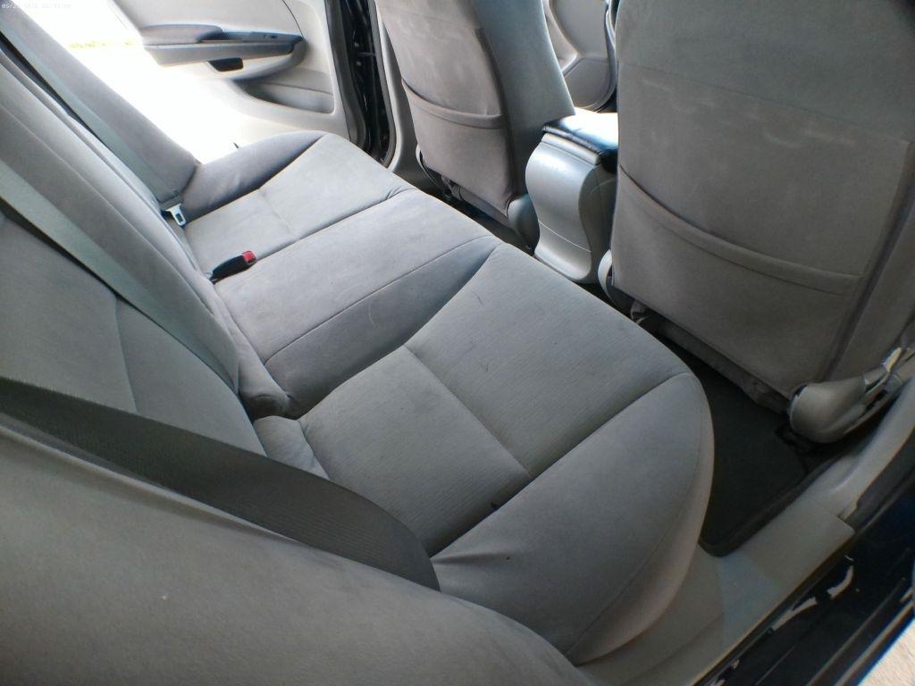 Honda Accord LX sedan AT 2012
