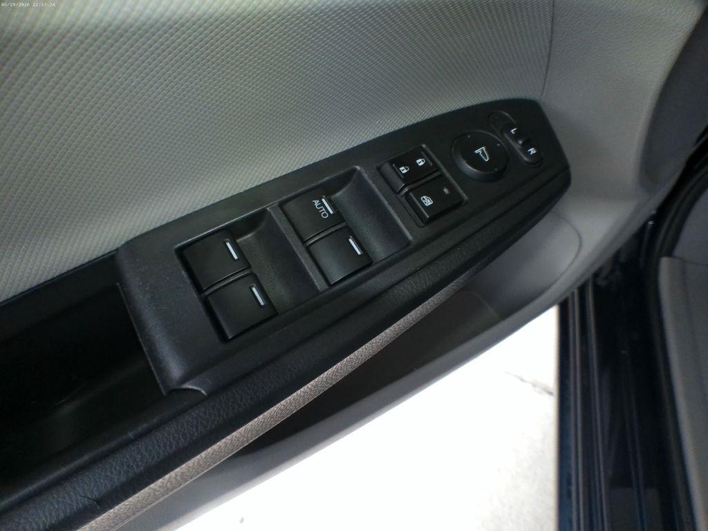 Honda Accord LX sedan AT 2012