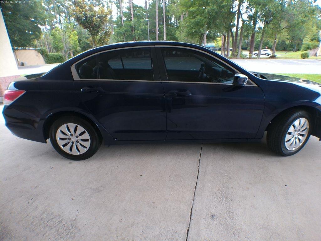 Honda Accord LX sedan AT 2012