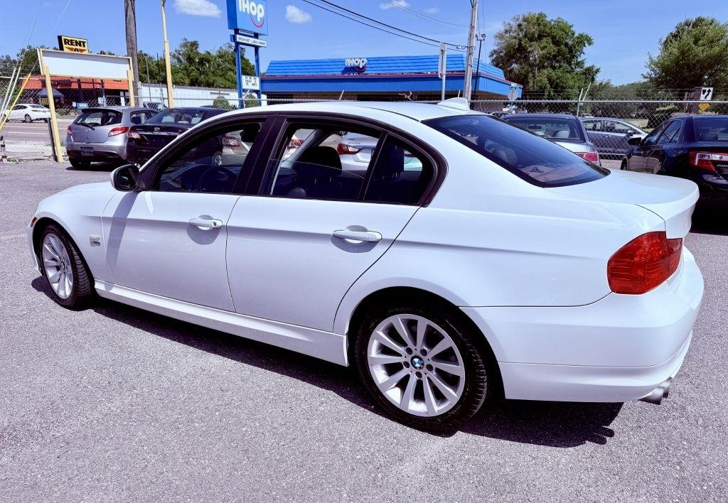 BMW 3-Series 328i xDrive SA 2011