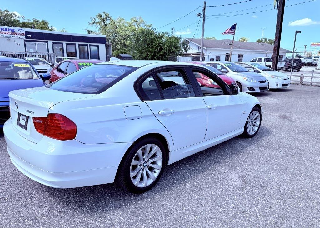 BMW 3-Series 328i xDrive SA 2011